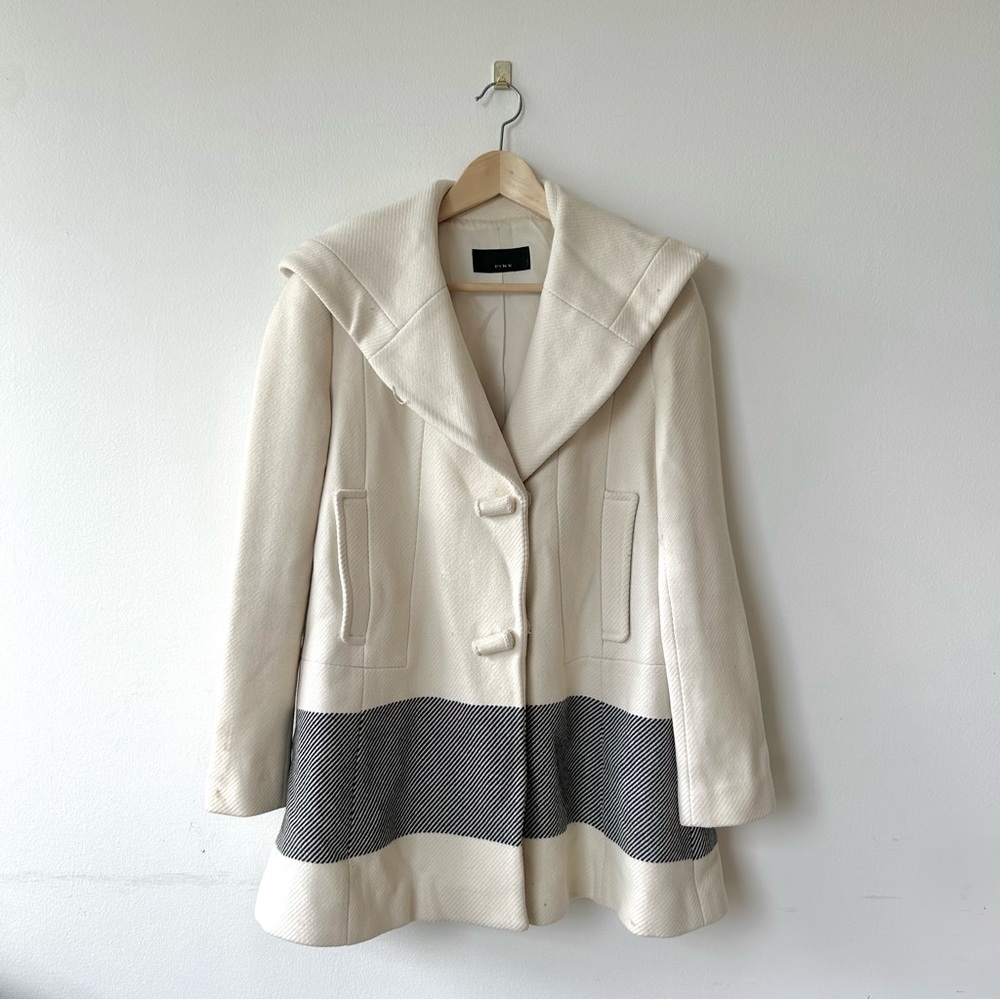 Cream and Navy blue classy Parisienne Peacoat